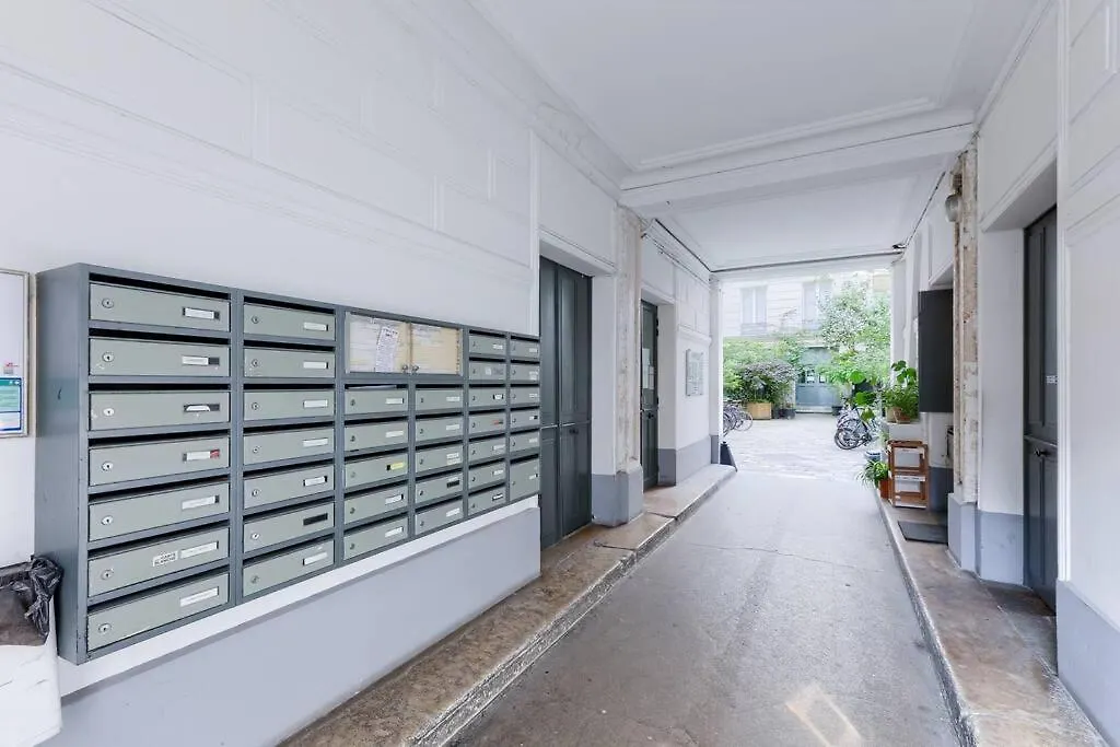 Apartment Studio Pour 3 - Confort Moderne, Proche Metro Paris
