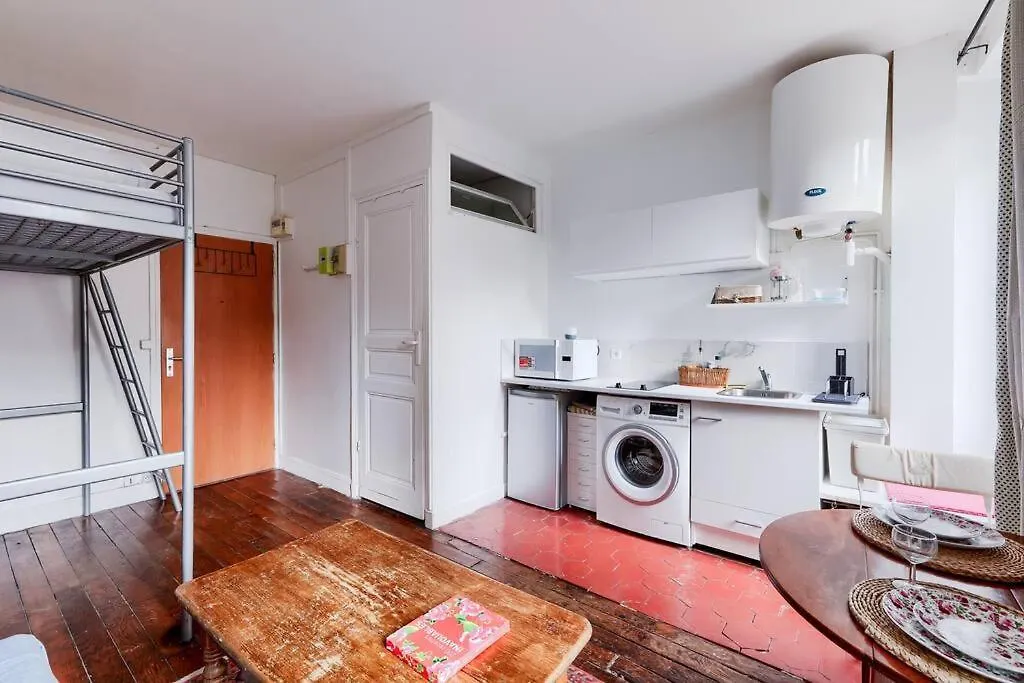 Studio Pour 3 - Confort Moderne, Proche Metro Paris Apartment