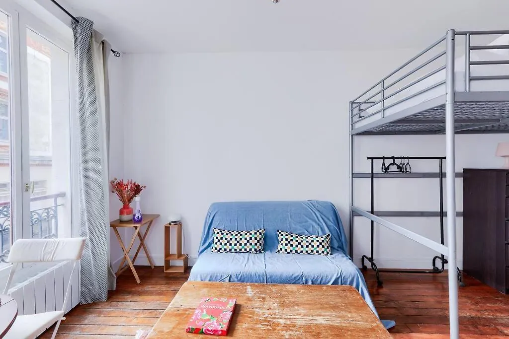Studio Pour 3 - Confort Moderne, Proche Metro Paris
