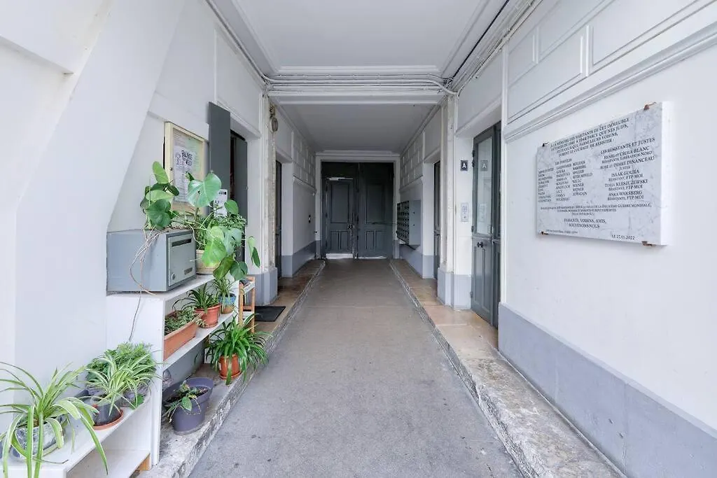 Studio Pour 3 - Confort Moderne, Proche Metro Paris Apartment