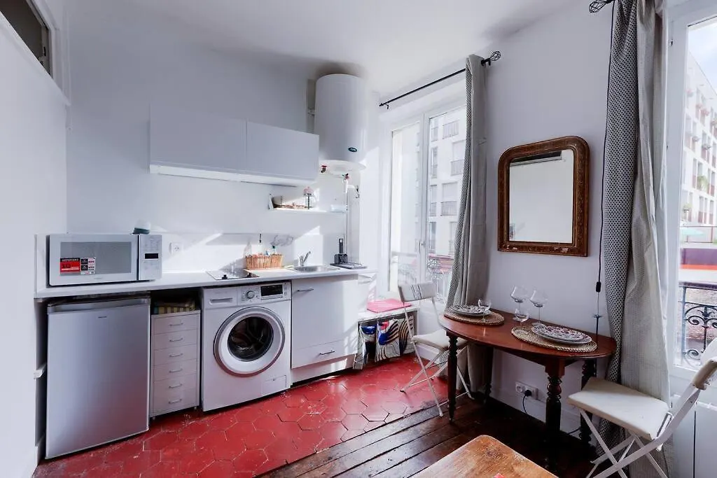 Apartment Studio Pour 3 - Confort Moderne, Proche Metro Paris